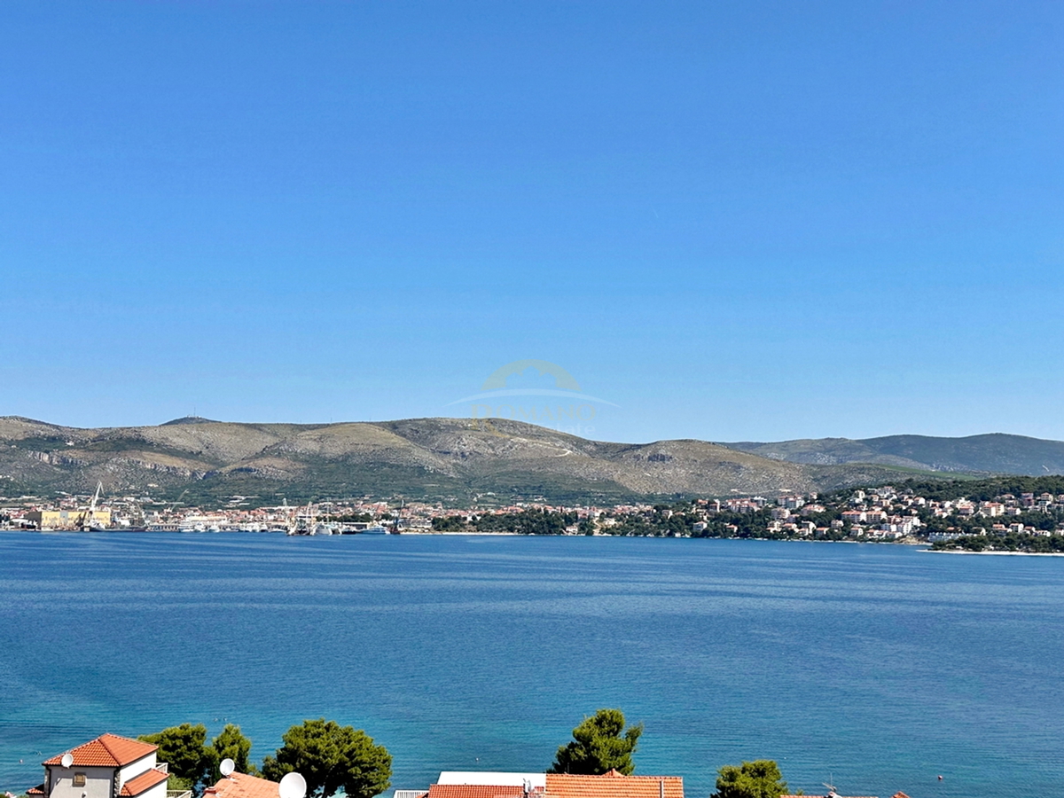 Casa finemente arredata a Čiovo/Okrug Gornji con splendida vista aperta